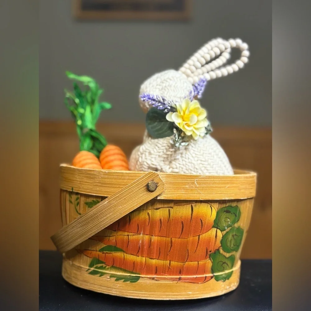 Bunny, carrot bundle in a Carrot Basket - NWOT